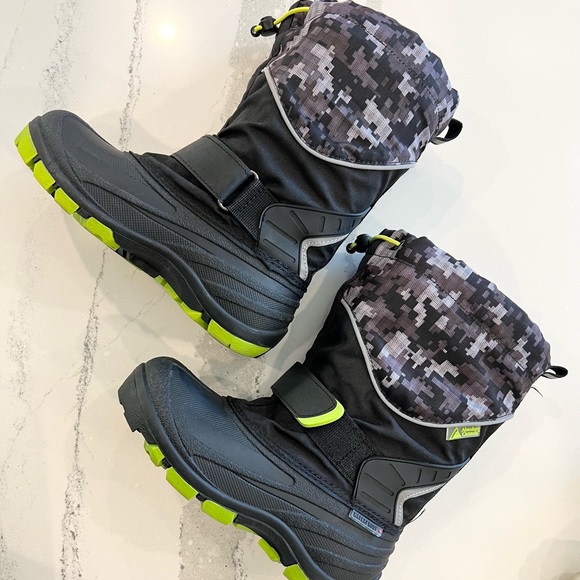 Absolute Canada SNOWBLOCKER 3 - Picture 2 of 6